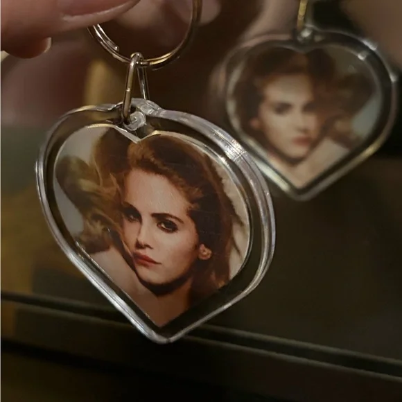 Lana Del Rey Keychain - Picture 3 of 3